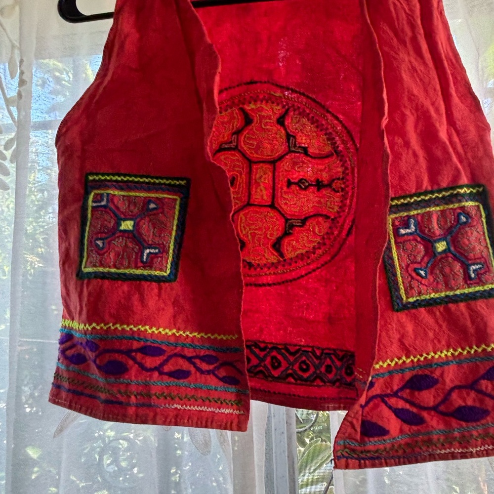 Shipibo orange vest